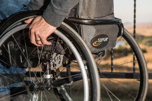 wheelchair-749985_640-300x200 המאבק להעלאת הקצבאות לנכים - זווית אישית
