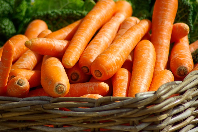 carrots-673184_640 שוק חקלאי חברתי בגן שמואל