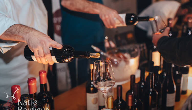 יריד טעימות יין בקיסריה ששליש מהכנסותיו תרומה למערך הלוחם צילום שמוליק פאוסט