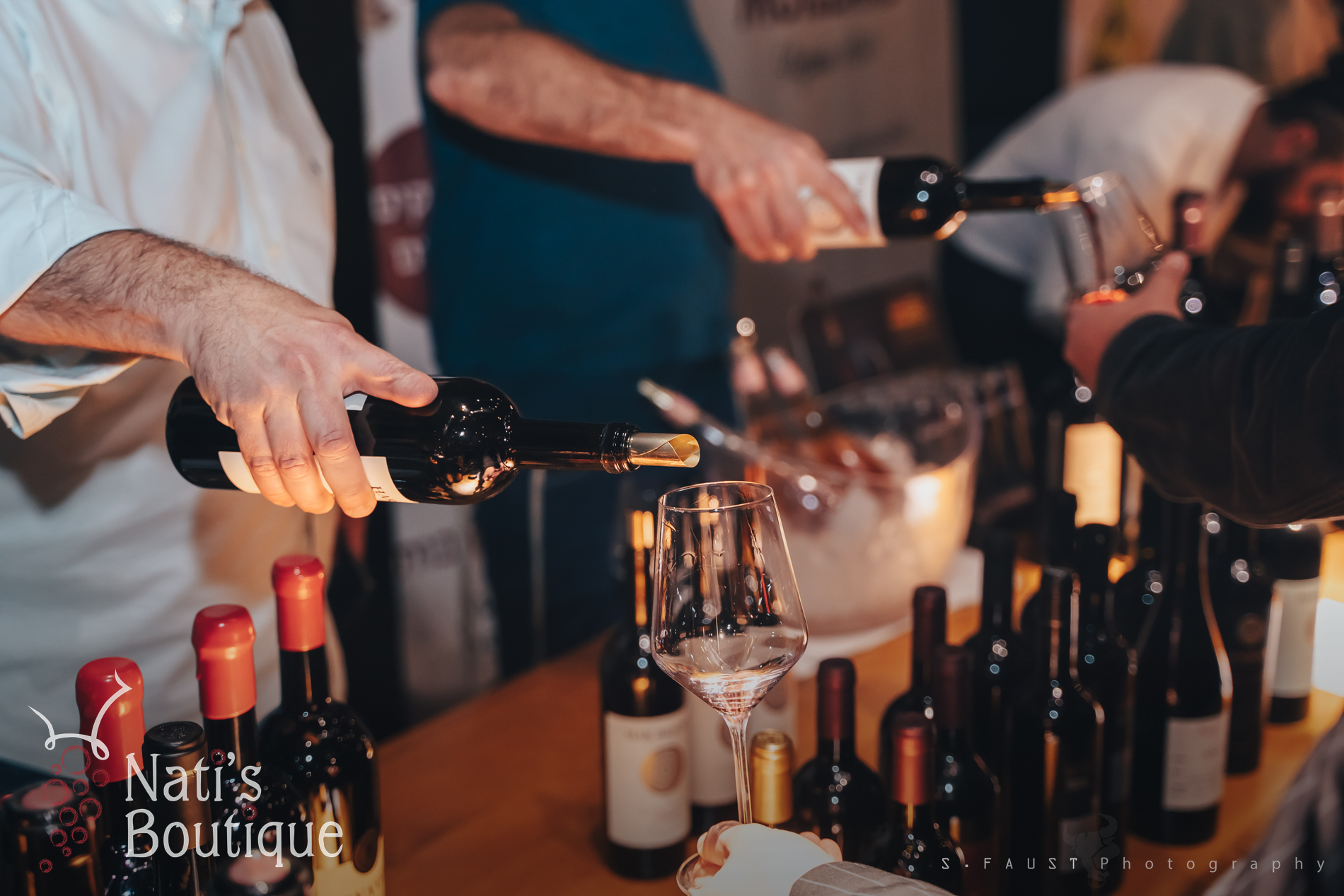 יריד טעימות יין בקיסריה ששליש מהכנסותיו תרומה למערך הלוחם צילום שמוליק פאוסט